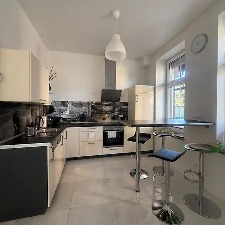 I'm Silver I Centrum Free Parking *